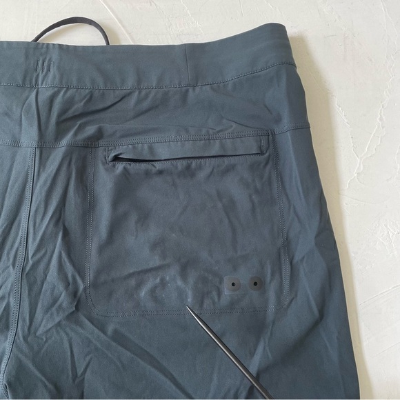 Lululemon Mens Shorts ABC Classic-Fit Short WovenAir Older Version Size 32 - Picture 4 of 9